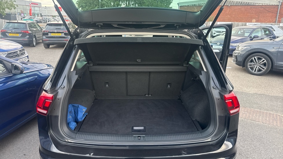 Volkswagen Tiguan 2.0 TDi 150 Match 5dr Diesel Estate - Image 20