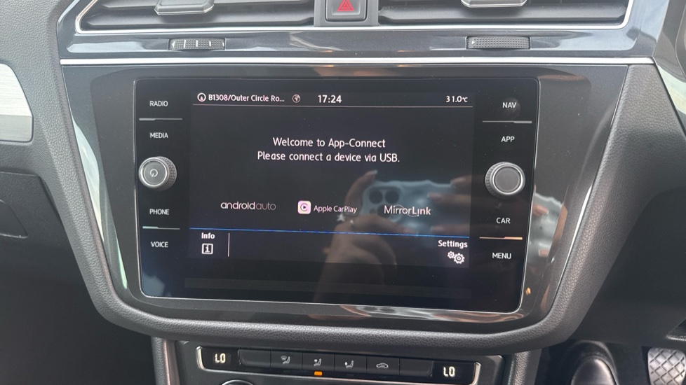 Volkswagen Tiguan 2.0 TDi 150 Match 5dr Diesel Estate - Image 30