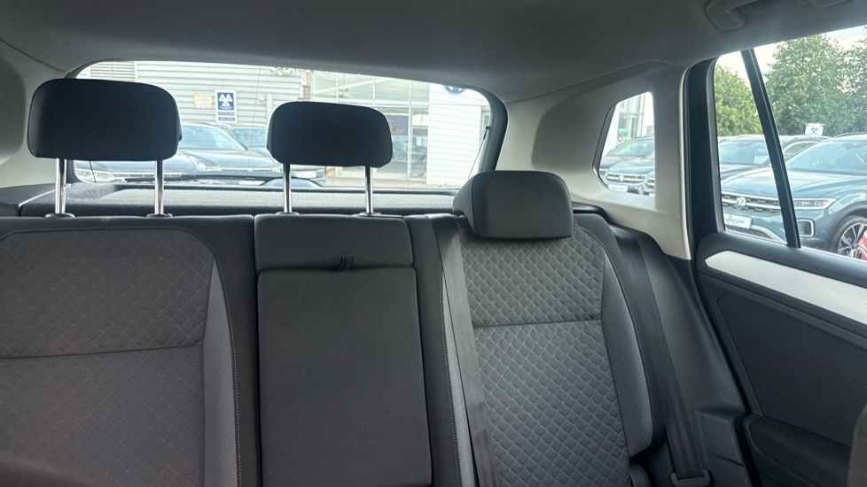 Volkswagen Tiguan 2.0 TDi 150 Match 5dr Diesel Estate - Image 32