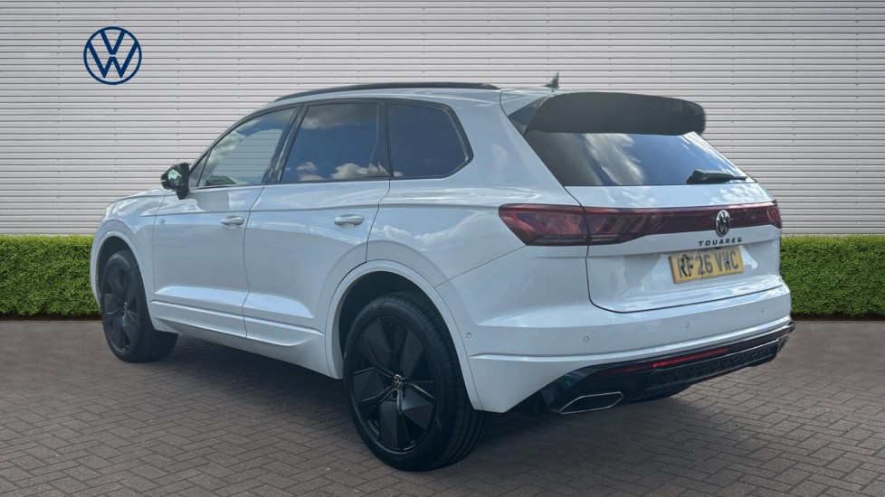 Volkswagen Touareg 3.0 V6 TDI 4Motion 286 Black Edition 5dr Tip Auto Diesel Estate - Image 3