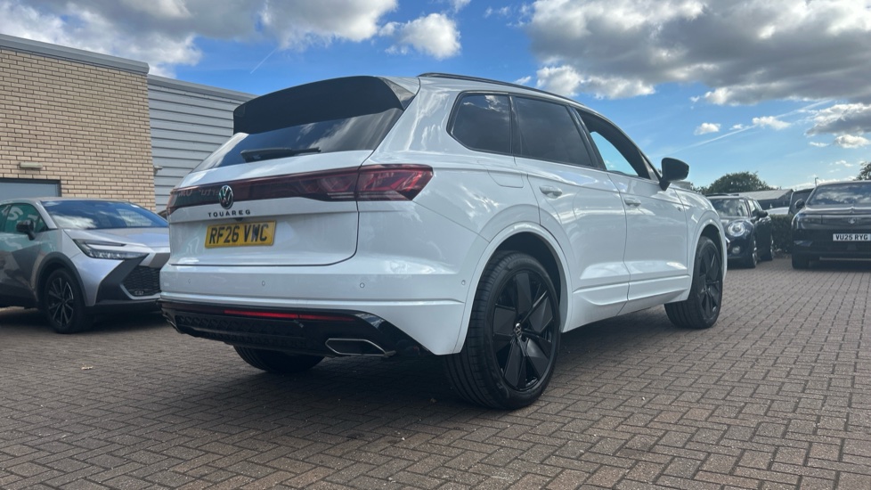 Volkswagen Touareg 3.0 V6 TDI 4Motion 286 Black Edition 5dr Tip Auto Diesel Estate - Image 23