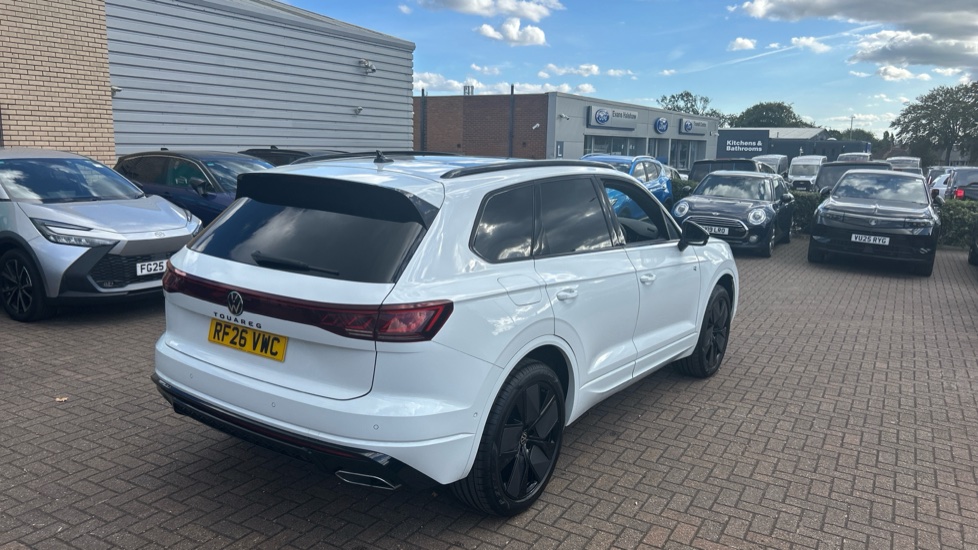 Volkswagen Touareg 3.0 V6 TDI 4Motion 286 Black Edition 5dr Tip Auto Diesel Estate - Image 24
