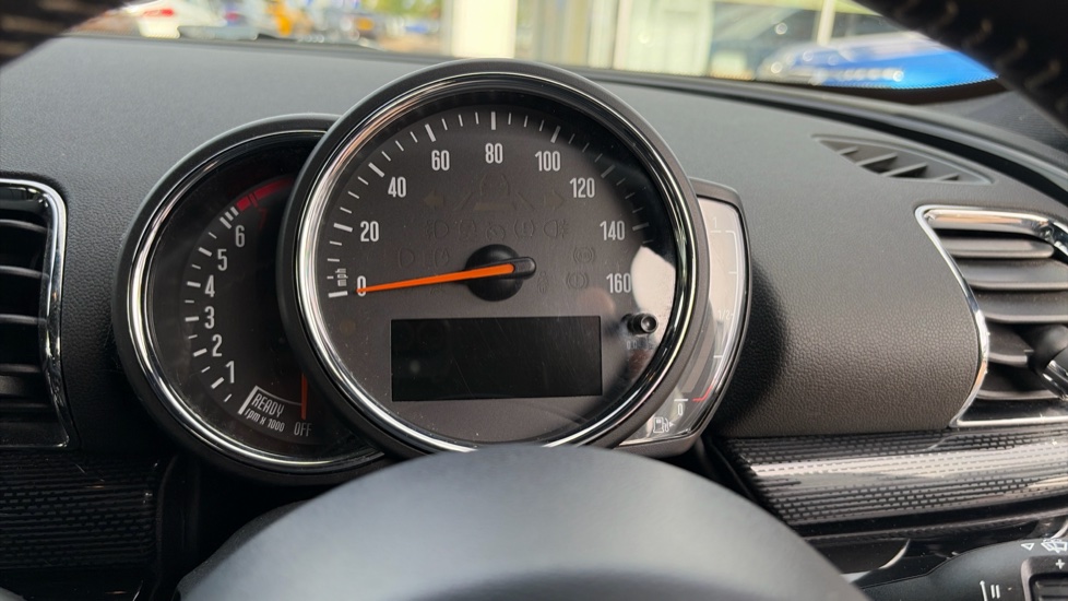 MINI Clubman 1.5 Cooper Exclusive 6dr Auto Petrol Estate - Image 11