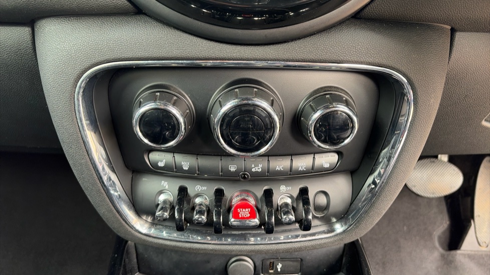 MINI Clubman 1.5 Cooper Exclusive 6dr Auto Petrol Estate - Image 13