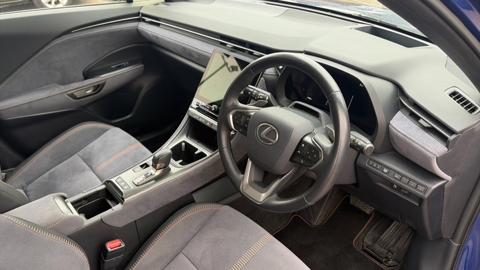 Lexus LBX 1.5 Takumi 5dr E-CVT AWD Hybrid Hatchback - Image 6