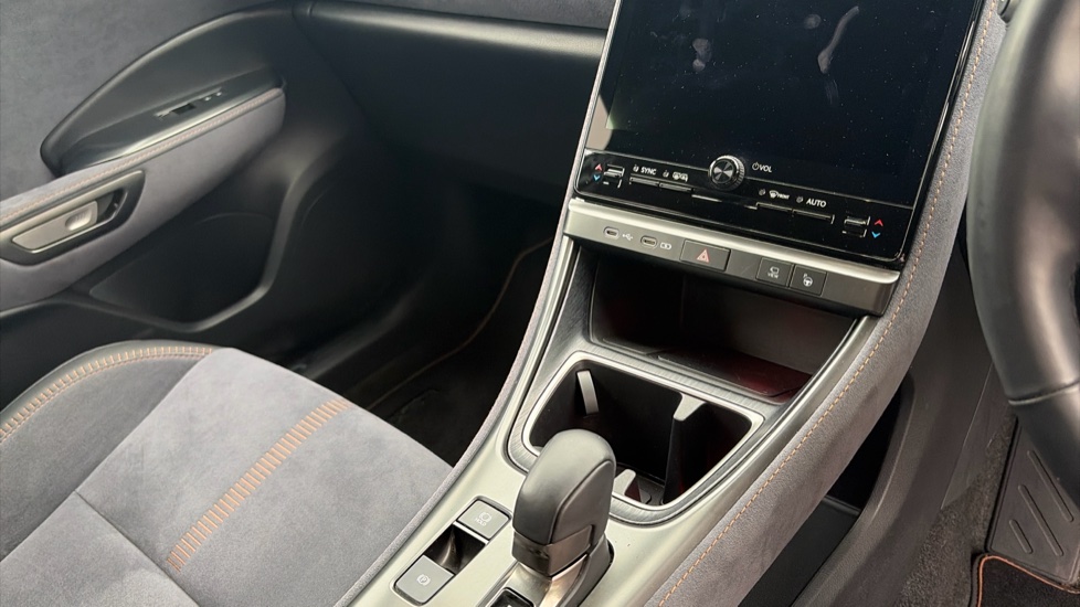 Lexus LBX 1.5 Takumi 5dr E-CVT AWD Hybrid Hatchback - Image 14