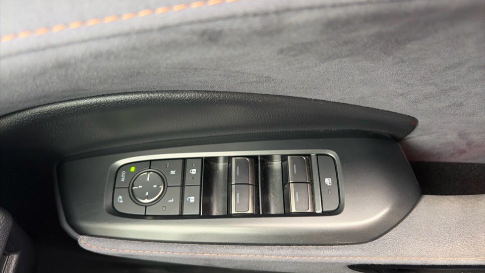 Lexus LBX 1.5 Takumi 5dr E-CVT AWD Hybrid Hatchback - Image 19