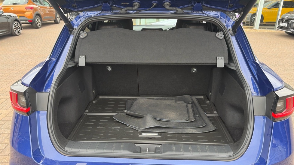 Lexus LBX 1.5 Takumi 5dr E-CVT AWD Hybrid Hatchback - Image 20