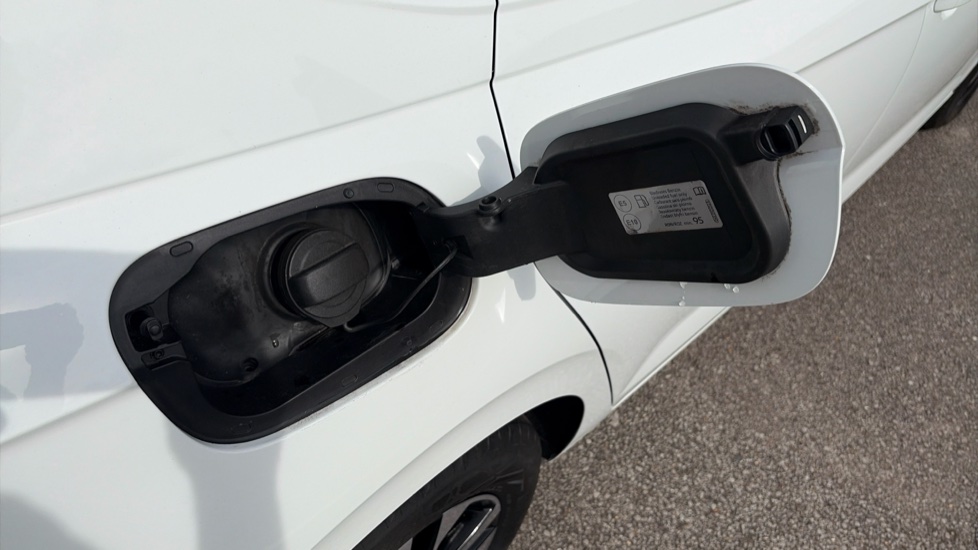 Volkswagen Polo 1.0 TSI 95 United 5dr Petrol Hatchback - Image 21