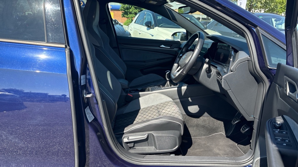 Volkswagen Golf 1.5 TSI 150 R-Line 5dr Petrol Hatchback - Image 15