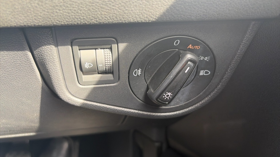 Volkswagen Polo 1.0 TSI 95 SE 5dr Petrol Hatchback - Image 36