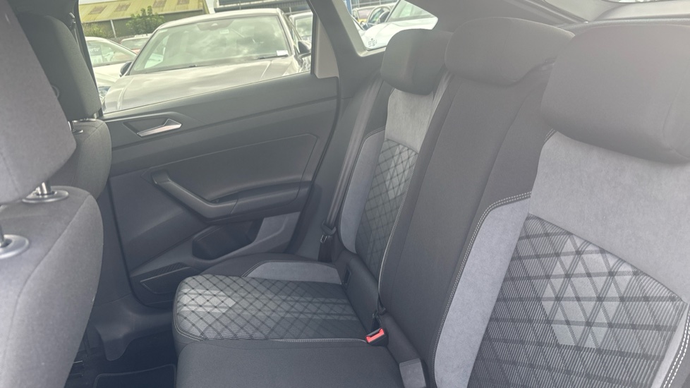 Volkswagen Taigo 1.5 TSI 150 R-Line 5dr DSG Petrol Hatchback - Image 16