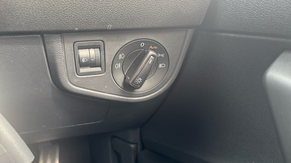 Volkswagen Taigo 1.5 TSI 150 R-Line 5dr DSG Petrol Hatchback - Image 31