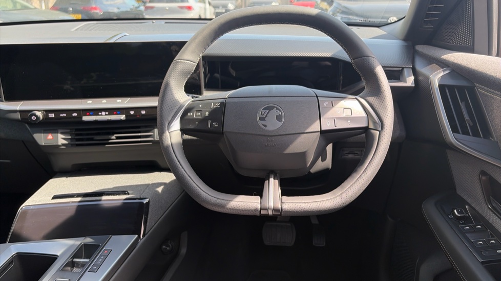 Vauxhall Grandland 1.2 Hybrid [136] GS 5dr e-DCT6 Petrol Hatchback - Image 10