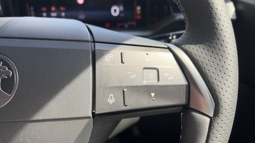 Vauxhall Grandland 1.2 Hybrid [136] GS 5dr e-DCT6 Petrol Hatchback - Image 18