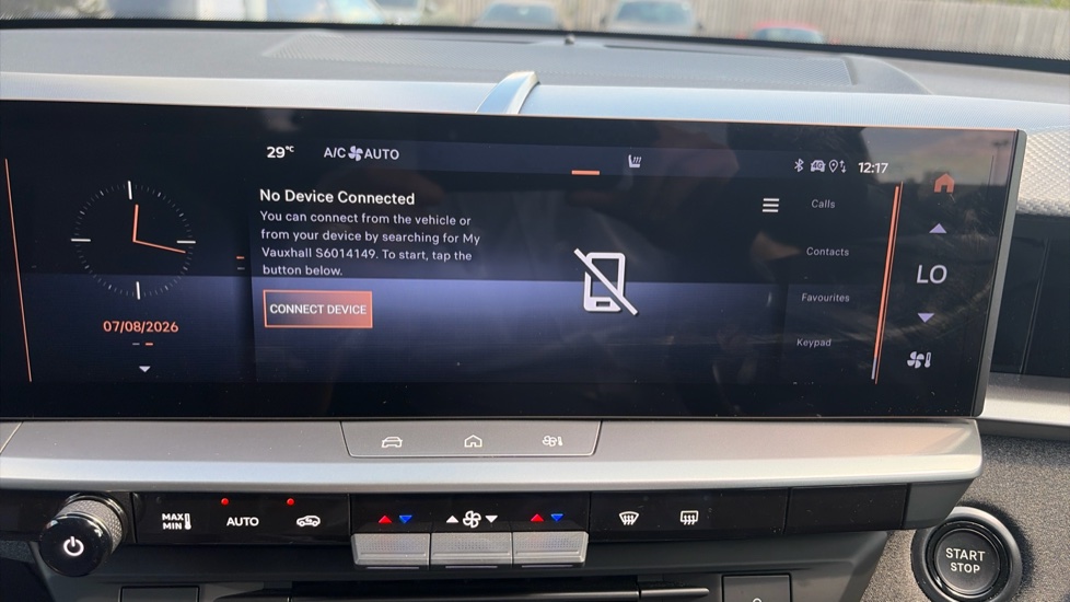 Vauxhall Grandland 1.2 Hybrid [136] GS 5dr e-DCT6 Petrol Hatchback - Image 32
