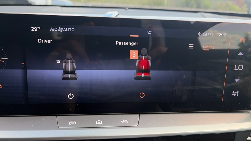 Vauxhall Grandland 1.2 Hybrid [136] GS 5dr e-DCT6 Petrol Hatchback - Image 34