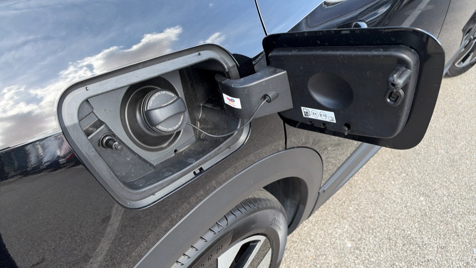 Vauxhall Grandland 1.2 Hybrid [136] GS 5dr e-DCT6 Petrol Hatchback - Image 39