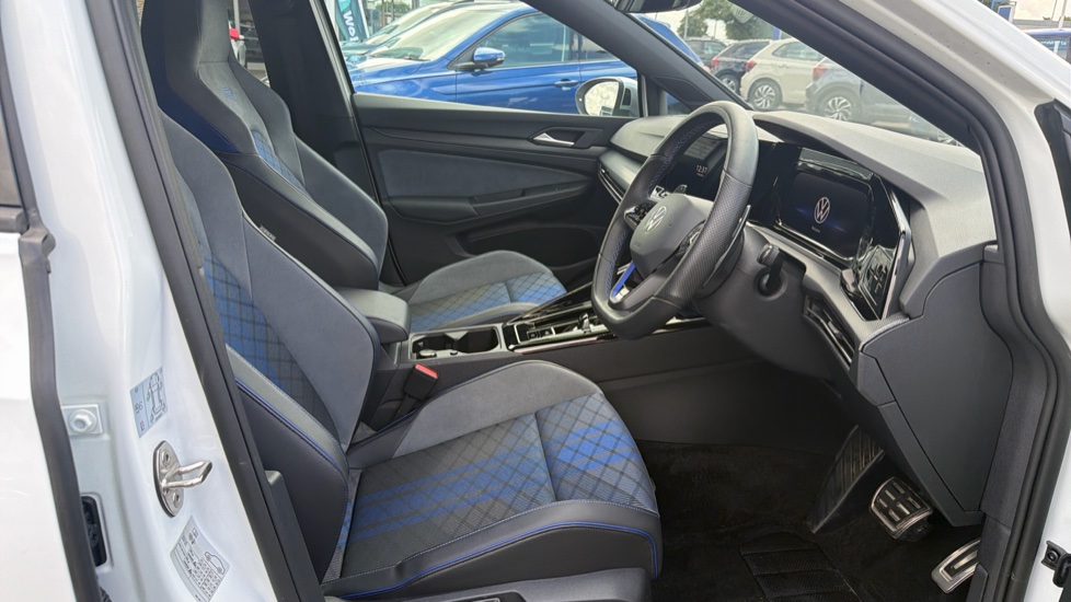 Volkswagen Golf 2.0 TSI 320 R 4Motion 5dr DSG Petrol Hatchback - Image 15