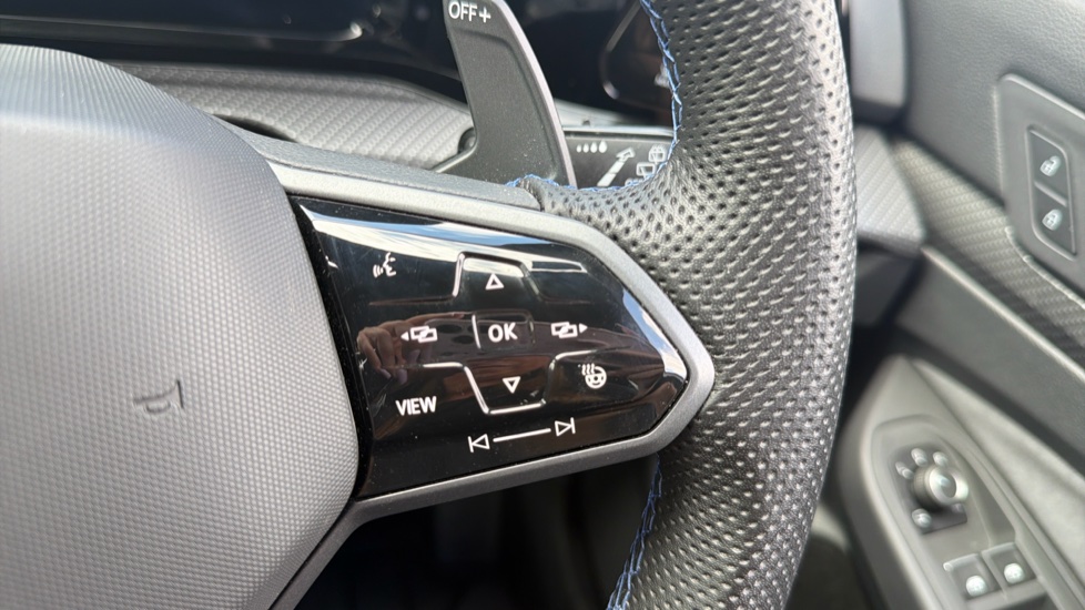 Volkswagen Golf 2.0 TSI 320 R 4Motion 5dr DSG Petrol Hatchback - Image 18