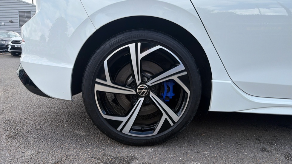 Volkswagen Golf 2.0 TSI 320 R 4Motion 5dr DSG Petrol Hatchback - Image 21