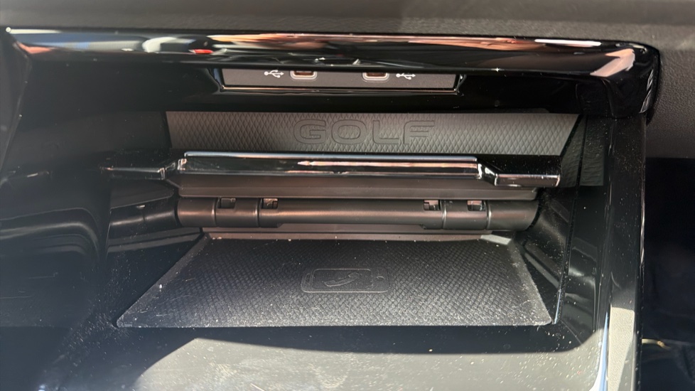 Volkswagen Golf 2.0 TSI 320 R 4Motion 5dr DSG Petrol Hatchback - Image 35