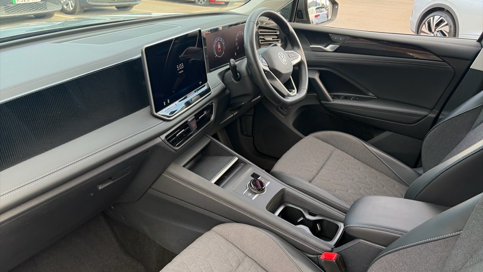Volkswagen Tiguan 1.5 eTSI 150 Match 5dr DSG Petrol Estate - Image 2