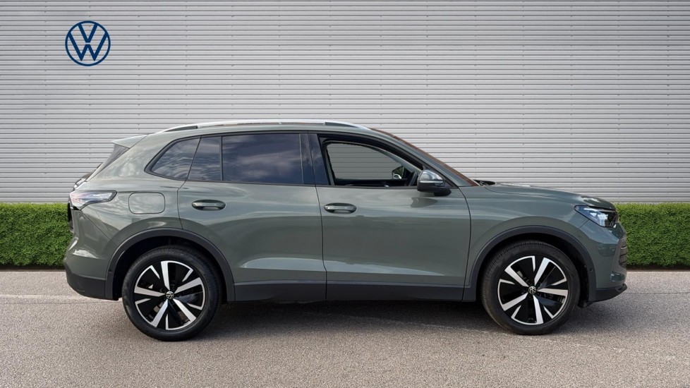 Volkswagen Tiguan 1.5 eTSI 150 Match 5dr DSG Petrol Estate - Image 4