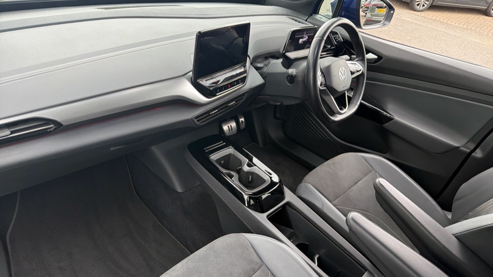 Volkswagen ID.4 125kW Style Pure Perform 52kWh 5dr Auto [110kW Ch] Electric Estate - Image 2