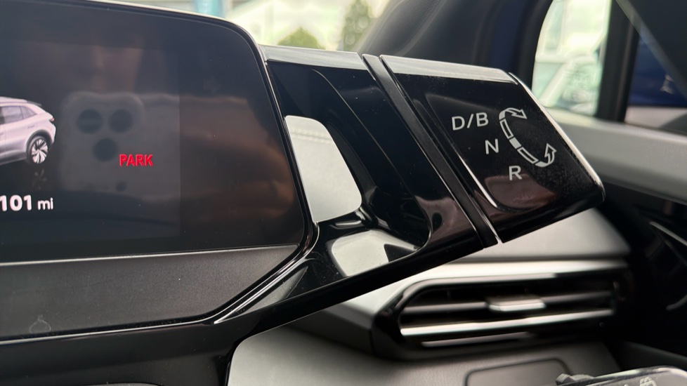 Volkswagen ID.4 125kW Style Pure Perform 52kWh 5dr Auto [110kW Ch] Electric Estate - Image 14