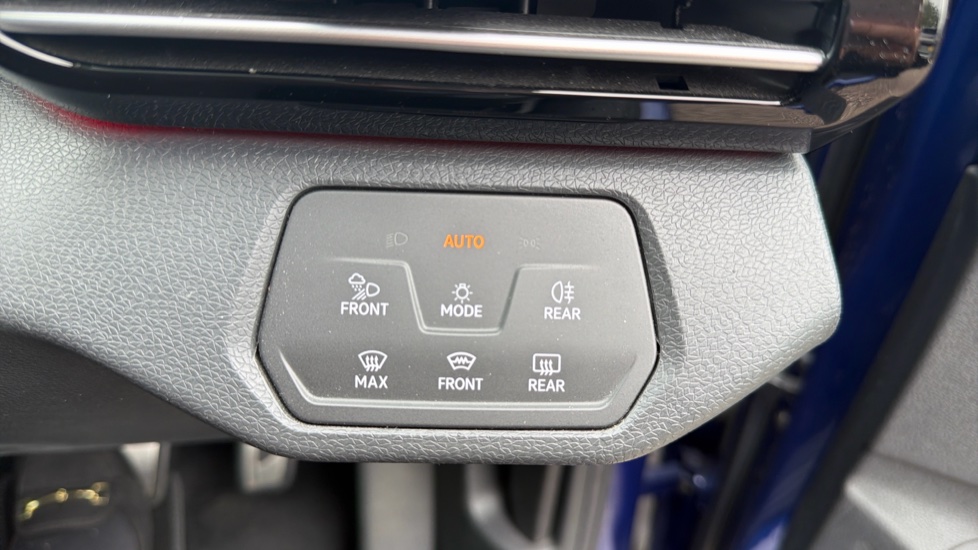 Volkswagen ID.4 125kW Style Pure Perform 52kWh 5dr Auto [110kW Ch] Electric Estate - Image 26