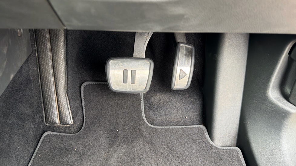 Volkswagen ID.4 125kW Style Pure Perform 52kWh 5dr Auto [110kW Ch] Electric Estate - Image 34