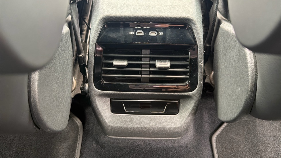 Volkswagen ID.4 125kW Style Pure Perform 52kWh 5dr Auto [110kW Ch] Electric Estate - Image 36