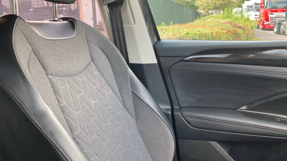 Volkswagen Tiguan 1.5 eTSI Match 5dr DSG Petrol Estate - Image 21