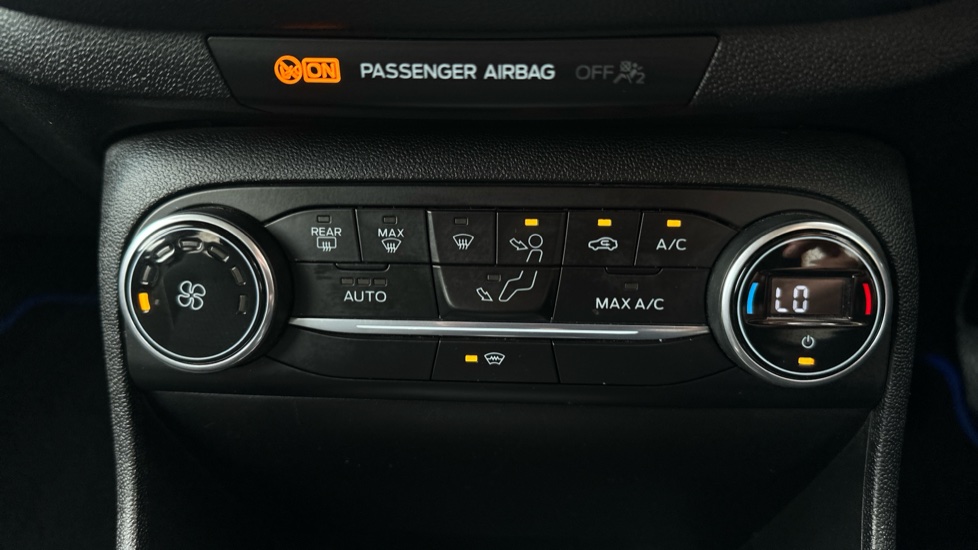 Ford Fiesta 1.0 EcoBoost Titanium 3dr Petrol Hatchback - Image 31