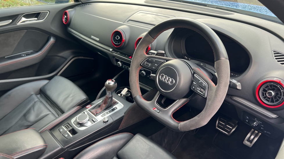 Audi RS3 2.5 TFSI RS 3 Quattro 5dr S Tronic Petrol Hatchback - Image 11