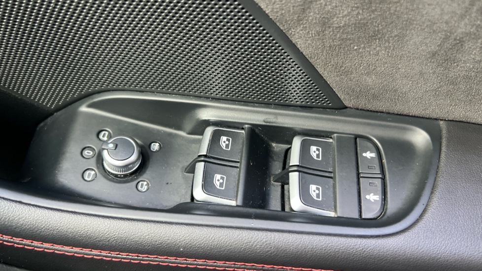 Audi RS3 2.5 TFSI RS 3 Quattro 5dr S Tronic Petrol Hatchback - Image 29