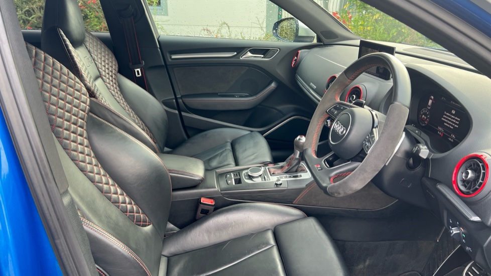 Audi RS3 2.5 TFSI RS 3 Quattro 5dr S Tronic Petrol Hatchback - Image 32