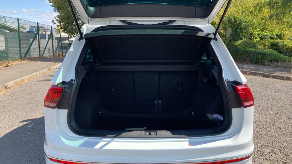 Volkswagen Tiguan 1.5 TSI 150 R-Line Edition 5dr DSG Petrol Estate - Image 4