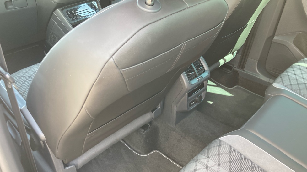 Volkswagen Tiguan 1.5 TSI 150 R-Line Edition 5dr DSG Petrol Estate - Image 24
