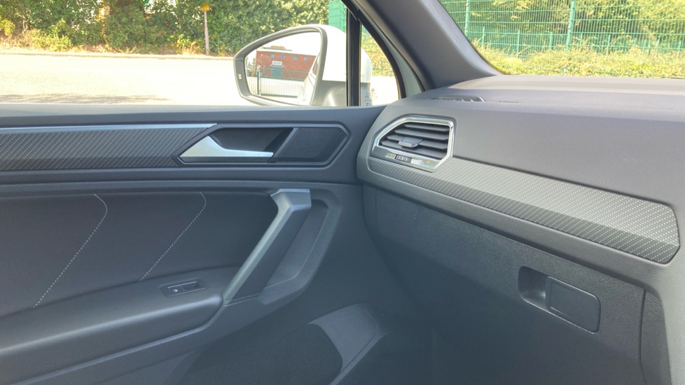 Volkswagen Tiguan 1.5 TSI 150 R-Line Edition 5dr DSG Petrol Estate - Image 33