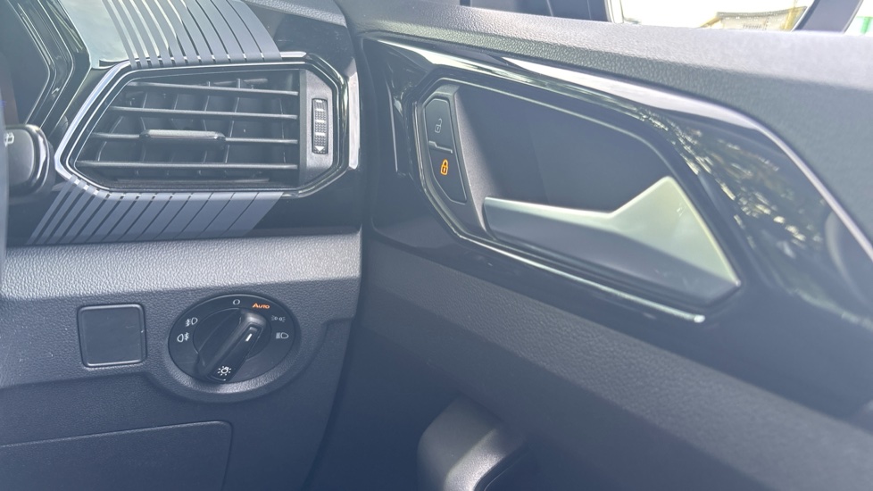 Volkswagen T-Cross 1.0 TSI 110 Black Edition 5dr Petrol Estate - Image 24