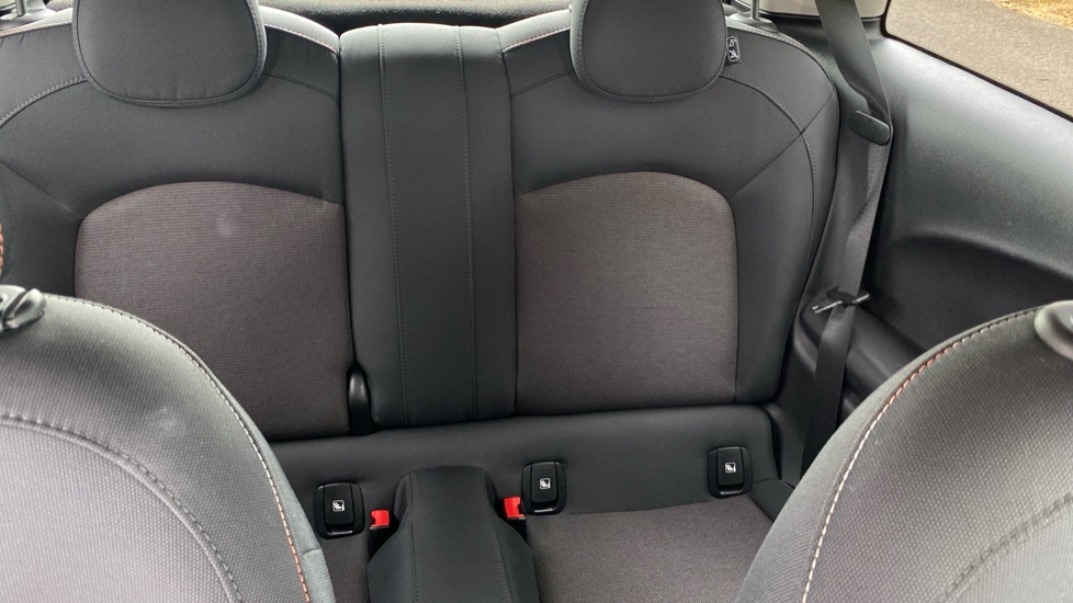 MINI Hatchback 1.5 Cooper Classic 3dr Petrol Hatchback - Image 15