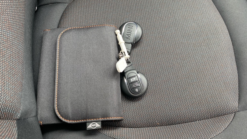 MINI Hatchback 1.5 Cooper Classic 3dr Petrol Hatchback - Image 19