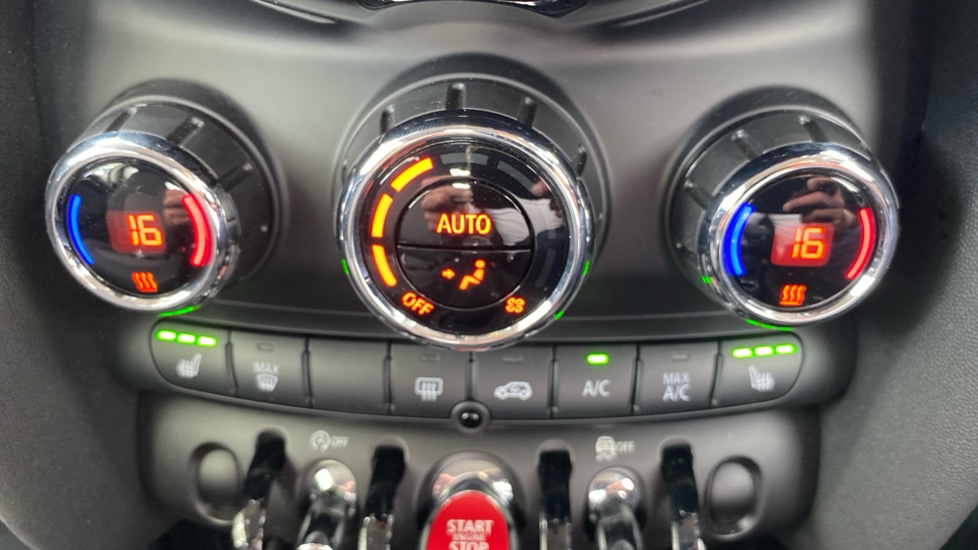 MINI Hatchback 1.5 Cooper Classic 3dr Petrol Hatchback - Image 30