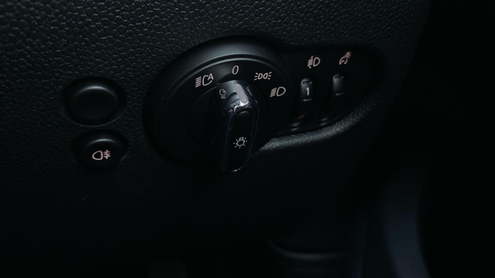 MINI Hatchback 1.5 Cooper Classic 3dr Petrol Hatchback - Image 39