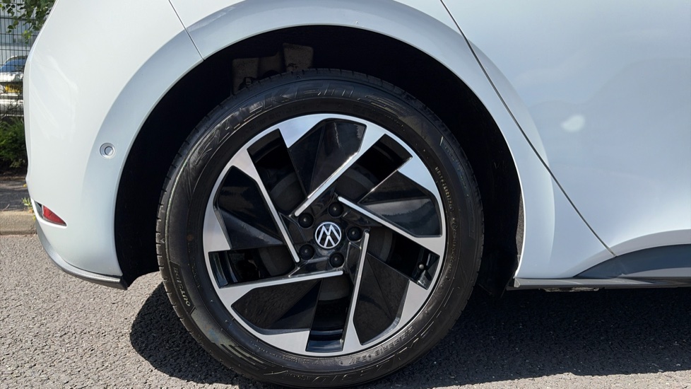 Volkswagen ID.3 150kW Family Pro Performance 58kWh 5dr Auto Electric Hatchback - Image 7