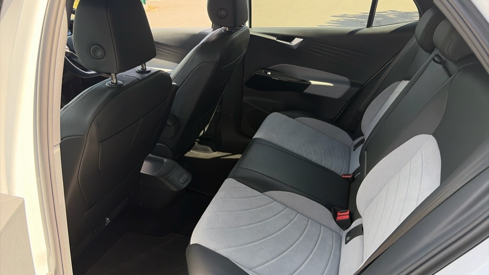 Volkswagen ID.3 150kW Family Pro Performance 58kWh 5dr Auto Electric Hatchback - Image 16