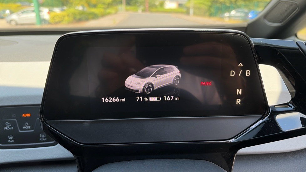 Volkswagen ID.3 150kW Family Pro Performance 58kWh 5dr Auto Electric Hatchback - Image 18
