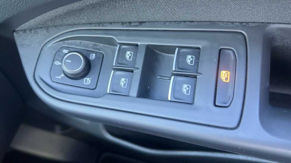 Volkswagen Golf 1.5 TSI Style 5dr Petrol Hatchback - Image 29